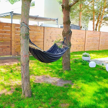 Loft House Rozewie Sauna & Goraca Balia شقة *